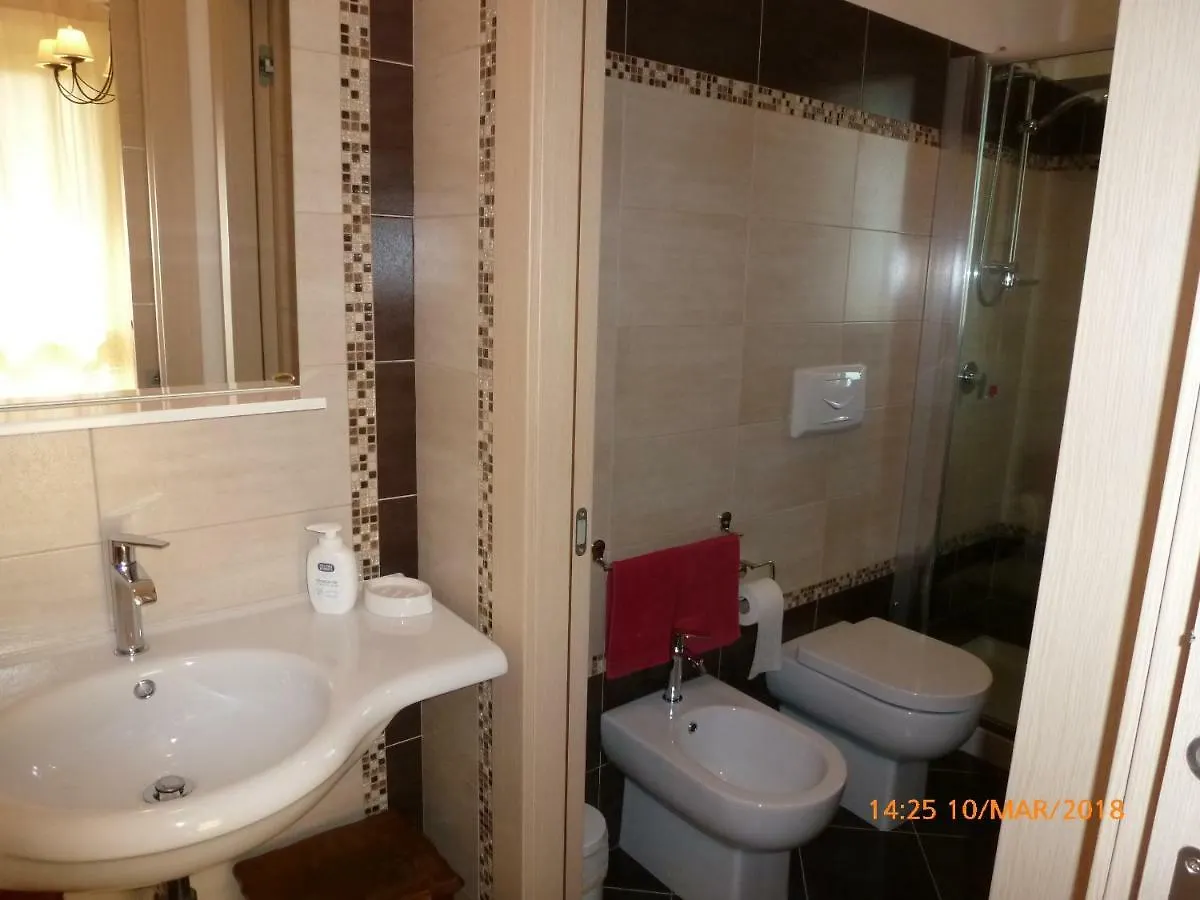 Emozioni D'Estate Bed & Breakfast Pula