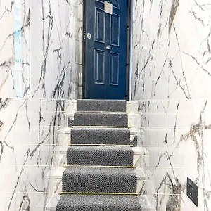 https://the-boutique-house-treasure-trove-black-opal-suite.italymilanhotels.net